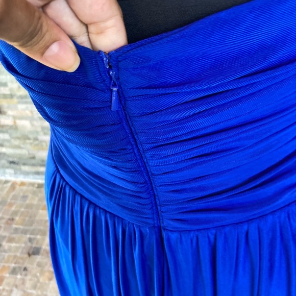 Formal dress - Picture 4 of 6